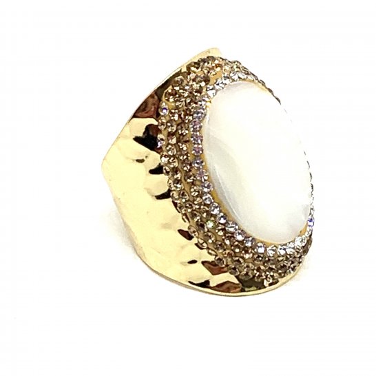 WHITE MOTHER-OF-PEARL STRASS RING